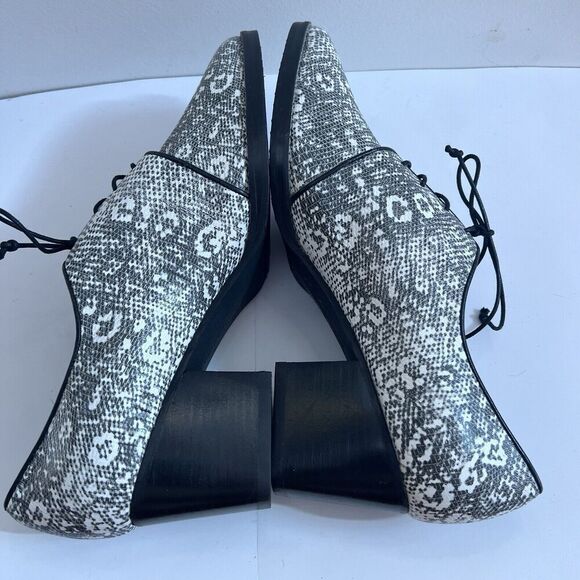 STUART WEITZMAN Animal Print Pointed Toe Chunky Heel Oxford 9.5M Shoes Lace Up - Picture 12 of 16